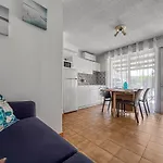 Apartment Tres Calme A Saint-cyprien 300m De La *