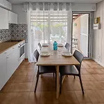 Apartment Tres Calme A Saint-cyprien 300m De La *